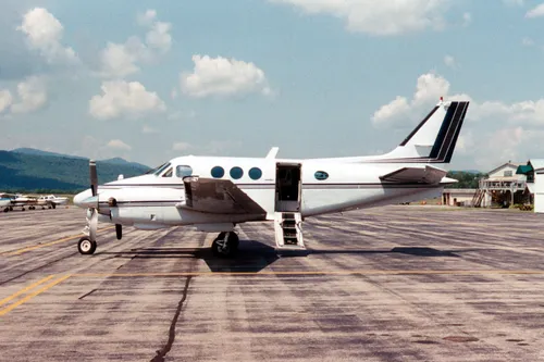 Interior del Beechcraft King Air B90 de Aeroenlaces