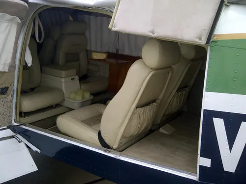 Interior del Piper PA-34 Seneca de Aeroenlaces